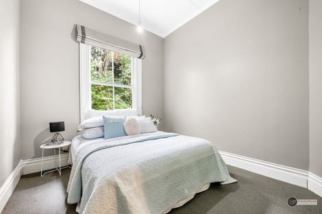 Photo of property in 1 Fairview Crescent, Kelburn, Wellington, 6012