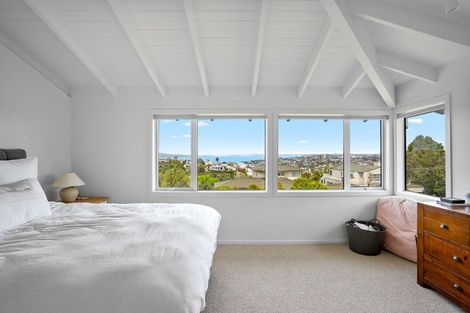 Photo of property in 7 Parr Terrace, Castor Bay, Auckland, 0620