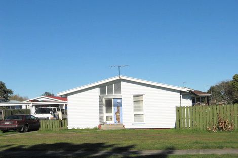 Photo of property in 2 Harrier Place, Papakura, 2110