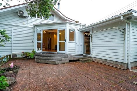 Photo of property in 1 Moana Avenue, Bayswater, Auckland, 0622