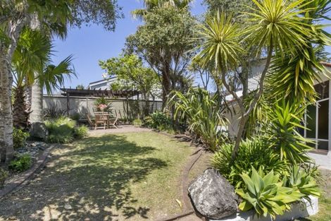Photo of property in 23 Taioma Crescent, Te Atatu Peninsula, Auckland, 0610