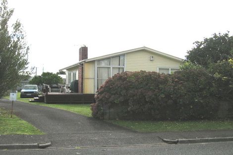 Photo of property in 9 Brennan Avenue, Te Atatu Peninsula, Auckland, 0610