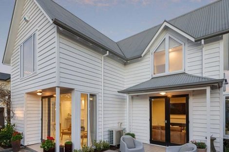 Photo of property in 34 Aikmans Road, Merivale, Christchurch, 8014