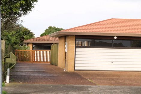 Photo of property in 1/2 Golfland Drive, Golflands, Auckland, 2013