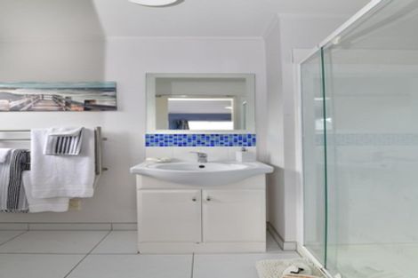 Photo of property in 3 Logan Lane, Stanmore Bay, Whangaparaoa, 0932