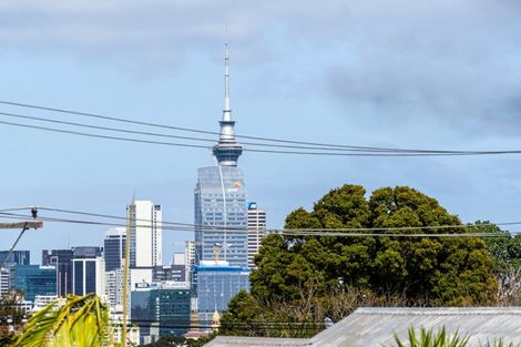 Photo of property in 46 Ngataringa Road, Devonport, Auckland, 0624