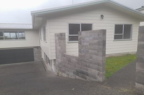 Photo of property in 43 Sunnyview Drive, Brown Owl, Upper Hutt, 5018