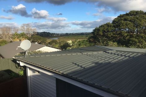 Photo of property in 43 Taioma Crescent, Te Atatu Peninsula, Auckland, 0610