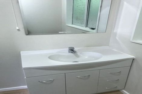 Photo of property in 26 Batchelor Street, Newlands, Wellington, 6037