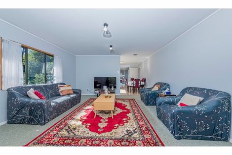 Photo of property in 1/96 Edmonton Road, Henderson, Auckland, 0612