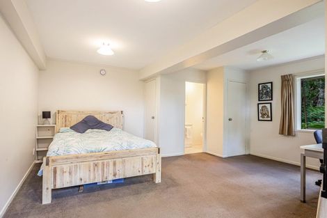 Photo of property in 15 Kaurimu Rise, Titirangi, Auckland, 0604