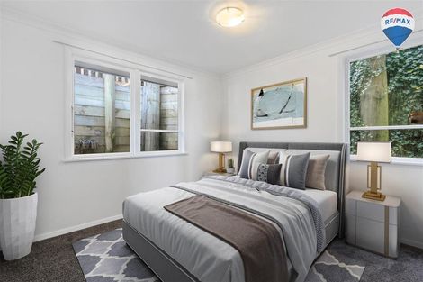 Photo of property in 43 Stewart Drive, Newlands, Wellington, 6037