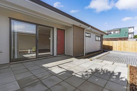 Photo of property in 41 Kingdale Road, Henderson, Auckland, 0610