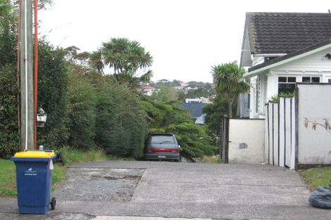 Photo of property in 15 Buscomb Avenue, Henderson, Auckland, 0610