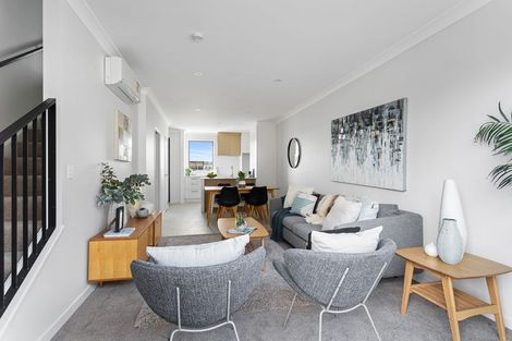 Photo of property in 10 Park Green Avenue, Rosehill, 2113