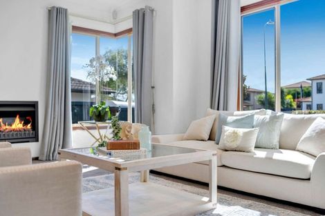 Photo of property in 19 Skye Road, East Tamaki Heights, Auckland, 2016