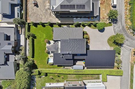 Photo of property in 5 Jessies Crescent, Wanaka, 9305