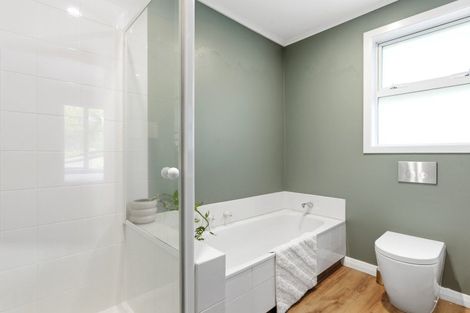 Photo of property in 34 Ranui Crescent, Khandallah, Wellington, 6035