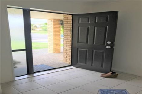 Photo of property in 18 Donegal Park Drive, Flat Bush, Auckland, 2019