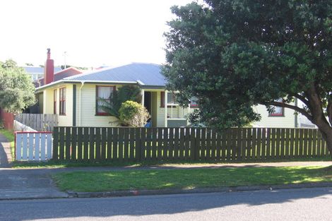 Photo of property in 74a Te Pene Avenue, Titahi Bay, Porirua, 5022
