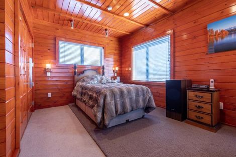 Photo of property in 31 Church Street, Waipawa, 4210