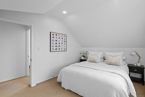 Photo of property in 2/62 Target Road, Totara Vale, Auckland, 0629