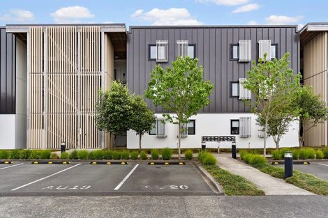 Photo of property in 4/169 Hobsonville Point Road, Hobsonville, Auckland, 0616