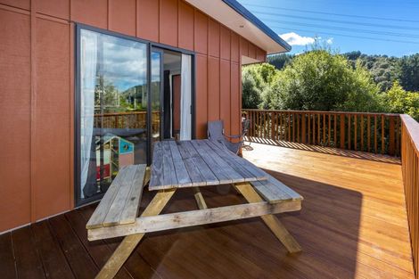 Photo of property in 61a Riverstone Drive, Riverstone Terraces, Upper Hutt, 5018