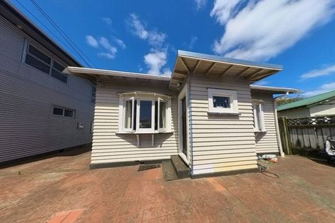 Photo of property in 296 Waiwhetu Road, Fairfield, Lower Hutt, 5011