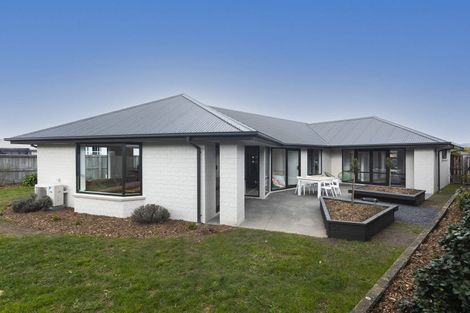 Photo of property in 21 Kingsbridge Drive, Burwood, Christchurch, 8083