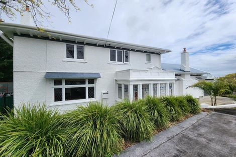 Photo of property in 6 Ridge Lane, New Plymouth, 4310