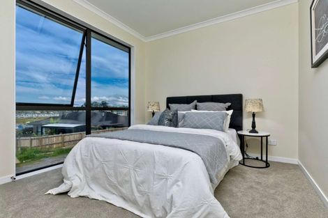 Photo of property in 31 Surf View Crescent, Red Beach, 0932