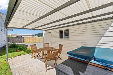 Photo of property in 1 Belton Place, Hikurangi, 0114