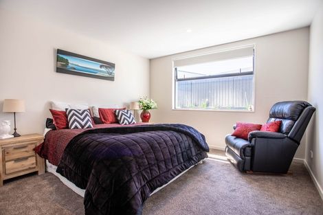 Photo of property in 2 Kereru Crescent, Wanaka, 9305