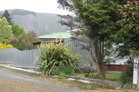 Photo of property in 73 Marlowe Street, Stoke, Nelson, 7011