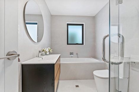 Photo of property in 56 Oreil Avenue, West Harbour, Auckland, 0618