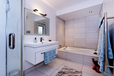 Photo of property in 28 Opou Road, Titirangi, Auckland, 0604