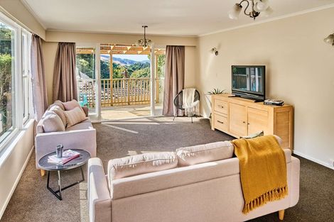 Photo of property in 22 Angell Street, Johnsonville, Wellington, 6037