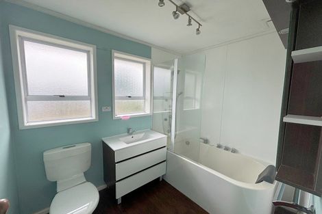 Photo of property in 6 Avro Crescent, Hornby, Christchurch, 8042