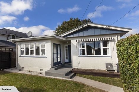 Photo of property in 24 Plynlimon Road, Fendalton, Christchurch, 8052