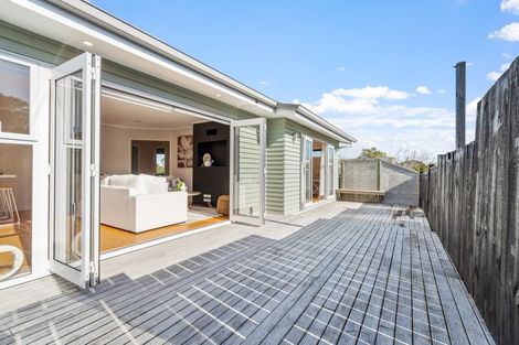 Photo of property in 7 Walbrook Road, Manly, Whangaparaoa, 0930