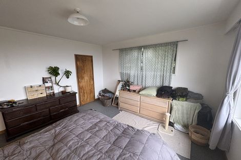 Photo of property in 13-13a Espin Crescent, Karori, Wellington, 6012