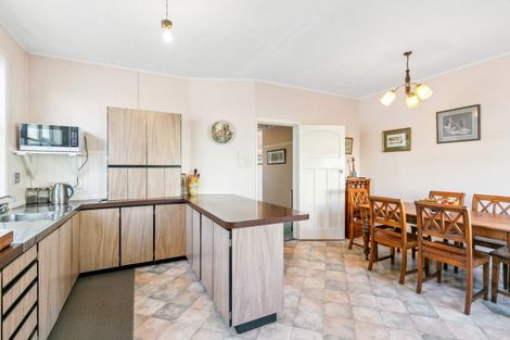 Photo of property in 93 Apu Crescent, Lyall Bay, Wellington, 6022