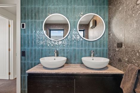 Photo of property in 15 Bracken Street, Arrowtown, 9302