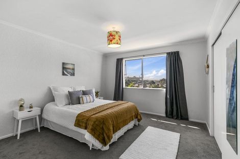 Photo of property in 3 Lomond Street, Newlands, Wellington, 6037