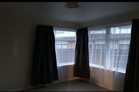 Photo of property in 82 Flanshaw Road, Te Atatu South, Auckland, 0610