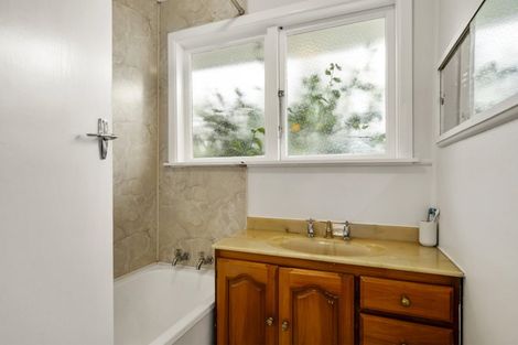 Photo of property in 34 Silverbirch Grove, Churton Park, Wellington, 6037