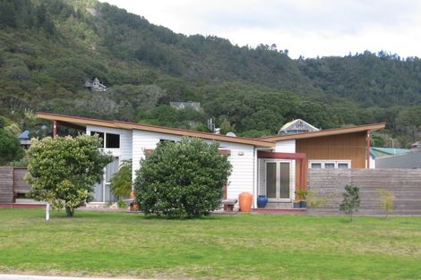 Photo of property in 42 Pauanui Beach Road, Pauanui, Hikuai, 3579