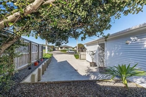 Photo of property in 27 Mexted Terrace, Tawa, Wellington, 5028