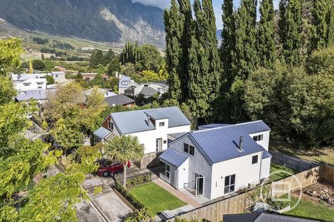 Photo of property in 28 Kawarau Place, Frankton, Queenstown, 9300